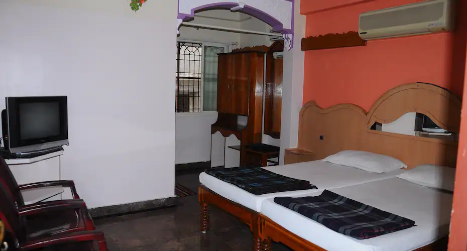 Sri Vijaya Lodge AC | Double Room (A/C)